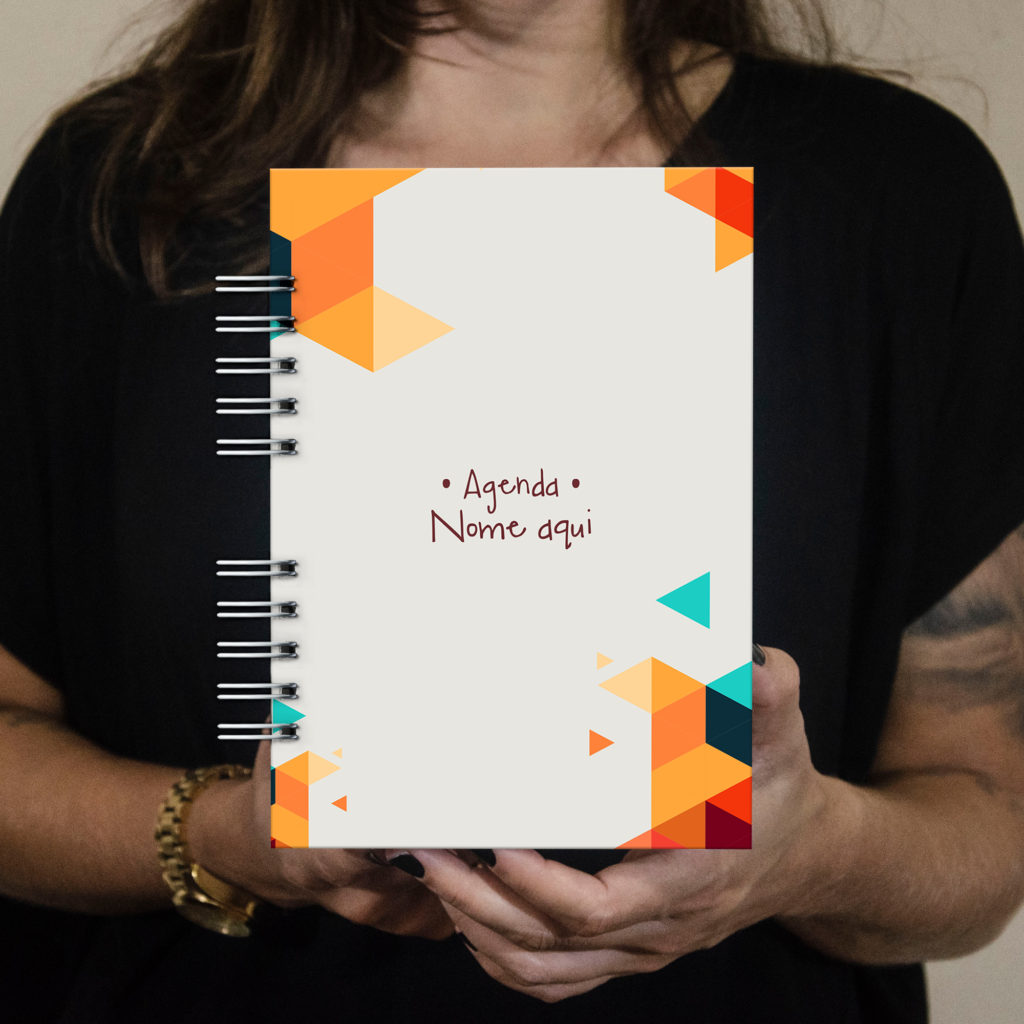 Agenda ou Planner personalizada cores triângulos
