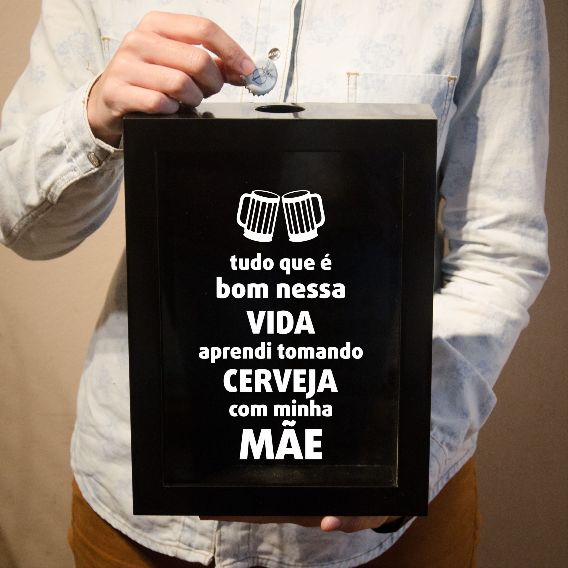 Quadro tomando cerveja com minha mãe