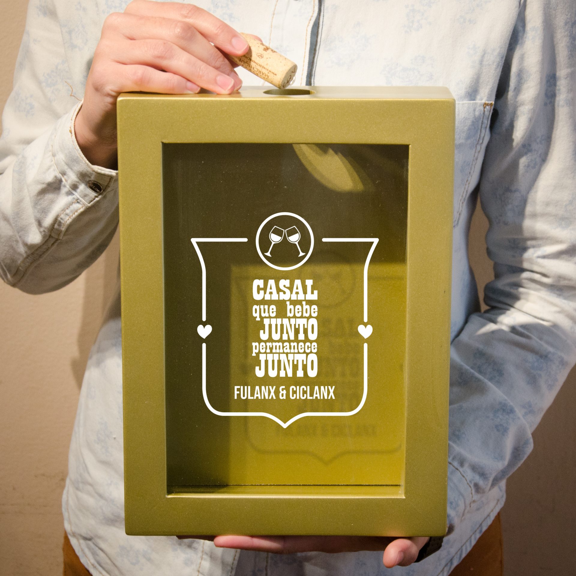 Quadro casal que bebe junto