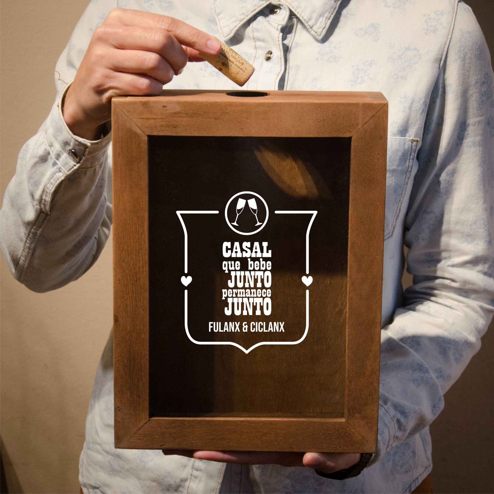 Quadro casal que bebe junto 2