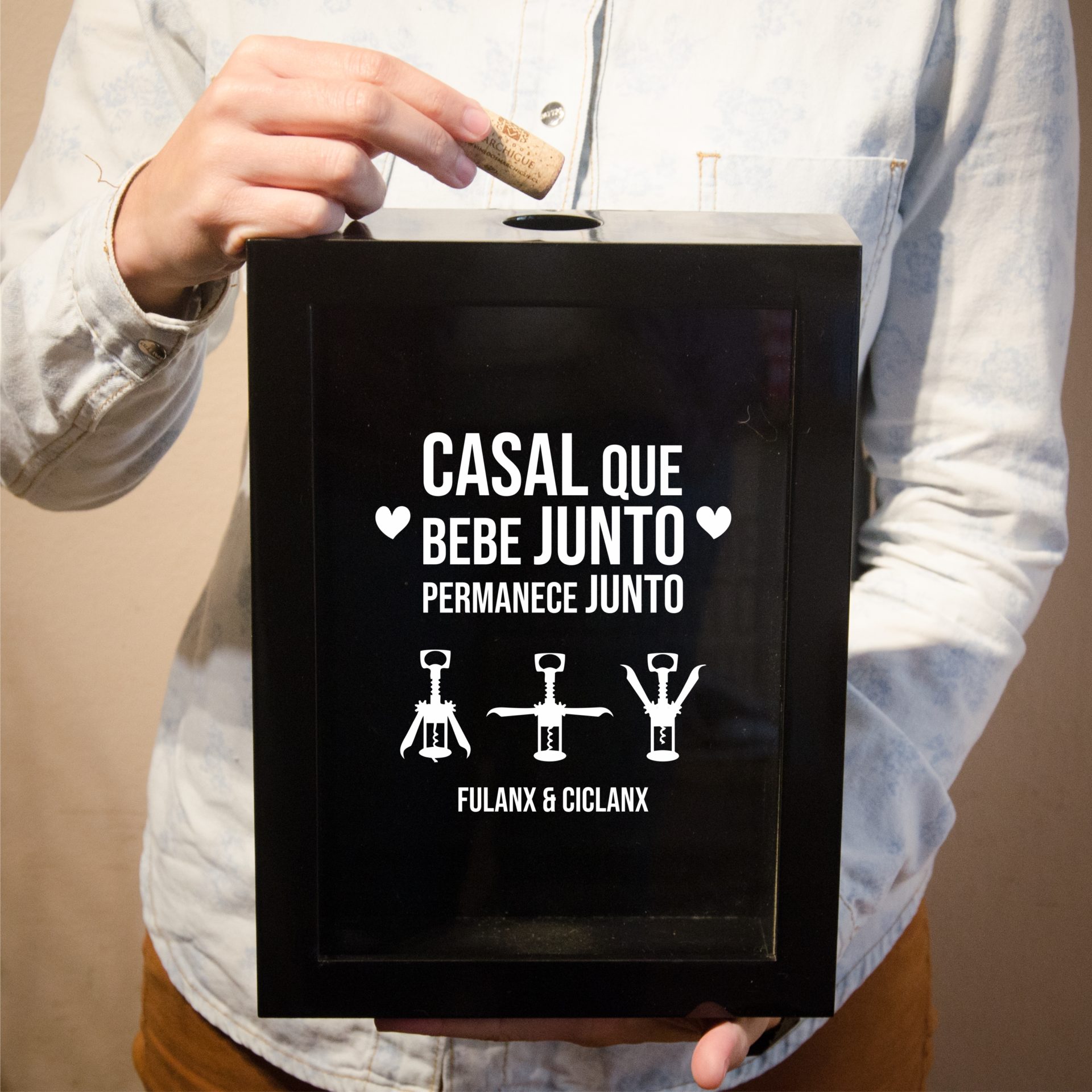 Quadro casal que bebe junto